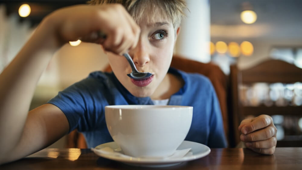 Zupy wegetariańskie: smaczne i zdrowe propozycje na każdą porę roku